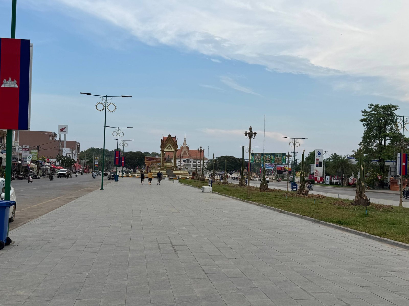 Stung Treng — town center and monument